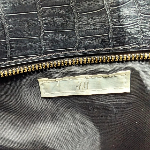 H&M Croc Embossed Tote* - Picture 5 of 11